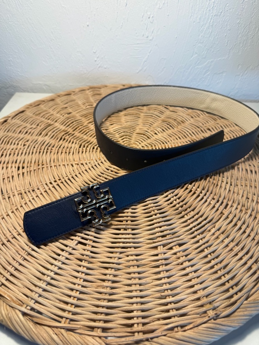 Tory Burch Leather Reversible Belt in Navy and Ivory